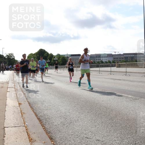 29.06.2025 - hella hamburg halbmarathon Lena Gebhardt http://msf.ph/oto/8409667 29.06.2025 09:50:03 Lombardsbrücke 1343, 1445, 1615, 1675, 1800, 1803, 1975, 2324, 2415, 2573, 2949, 3136, 3282, 3332, 3431, 3530, 4303, 4318, 4425, 4528, 4823, 5248, 5409, 5436, 6095, 6123, 6682, 6704, 7229, 7495, 7774, 7796, 8370, 8465, 8629, 8925, 9264, 9265, 9294, 9296, 9302, 9686, 9711, 9914, 9979, 10680, 10894, 10930, 11765, 11767, 12292, 12327, 12540, 12554, 12839, 12895, 13141, 13457, 13725, 13800, 14077, 14204, 14374, 14560, 14688, 14789, 15094 meine-sportfotos.de