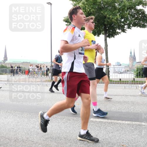 29.06.2025 - hella hamburg halbmarathon Lena Gebhardt http://msf.ph/oto/8409670 29.06.2025 10:50:53 Lombardsbrücke 364, 1129, 1203, 1208, 1259, 1404, 1478, 1828, 1930, 2200, 2358, 2859, 3184, 3229, 3647, 3838, 3934, 4642, 4695, 4771, 4848, 4961, 5131, 5286, 5289, 5530, 6178, 7012, 7133, 7141, 7161, 7505, 7770, 7771, 7825, 7938, 8200, 8299, 8779, 8833, 8834, 8986, 9096, 9168, 9933, 10029, 10437, 10552, 10614, 10636, 10744, 11052, 11252, 11577, 12392, 12393, 14102, 14534, 14591, 15017, 15416 meine-sportfotos.de