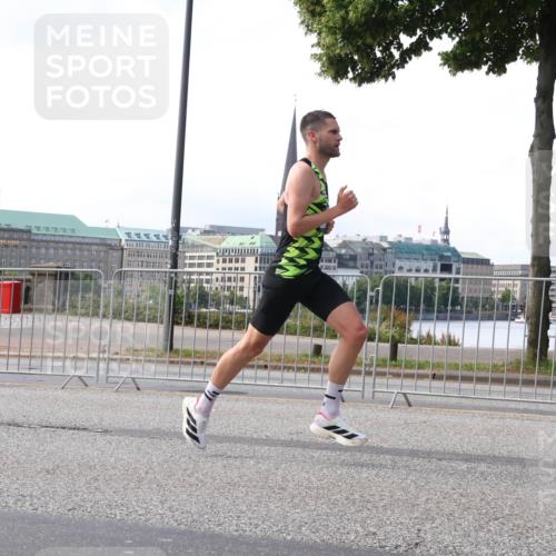 29.06.2025 - hella hamburg halbmarathon Lena Gebhardt http://msf.ph/oto/8409688 29.06.2025 09:38:20 Lombardsbrücke 45, 50, 3944, 4116, 11409, 11864, 12673 meine-sportfotos.de
