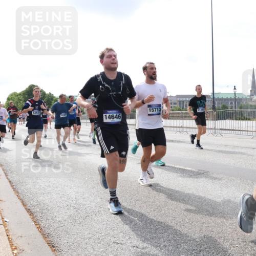 29.06.2025 - hella hamburg halbmarathon Lena Gebhardt http://msf.ph/oto/8409697 29.06.2025 10:16:58 Lombardsbrücke 8263, 17449, 6613, 14646, 199, 15713, 11410, 1083, 1117, 1137, 1240, 1298, 1331, 1348, 1356, 1403, 1553, 1602, 1825, 2225, 2347, 2908, 2912, 3088, 3156, 3176, 3210, 3450, 3464, 3466, 3484, 3622, 3687, 4478, 5023, 5036, 5037, 5390, 5929, 5930, 5995, 6126, 6328, 6488, 6522, 6742, 6941, 6948, 7114, 7115, 7158, 7257, 7345, 7358, 7360, 7376, 7924, 7928, 8253, 8263, 8295, 8317, 8513, 8558, 8619, 8707, 8857, 8983, 9091, 9208, 9332, 9492, 9664, 9676, 10076, 10232 meine-sportfotos.de