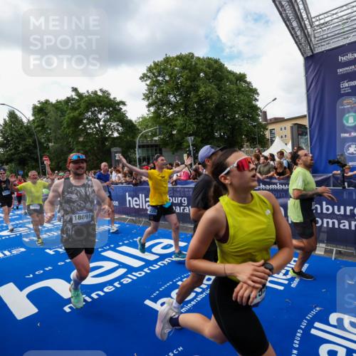 29.06.2025 - hella hamburg halbmarathon Zöllner http://msf.ph/oto/8409709 29.06.2025 10:44:20 Ziel 1220, 1413, 1415, 5275, 5884, 7005, 8722, 9444, 12159, 12528, 14686, 14687, 15225, 15280, 16301, 16316, 16547, 16893, 18691 meine-sportfotos.de