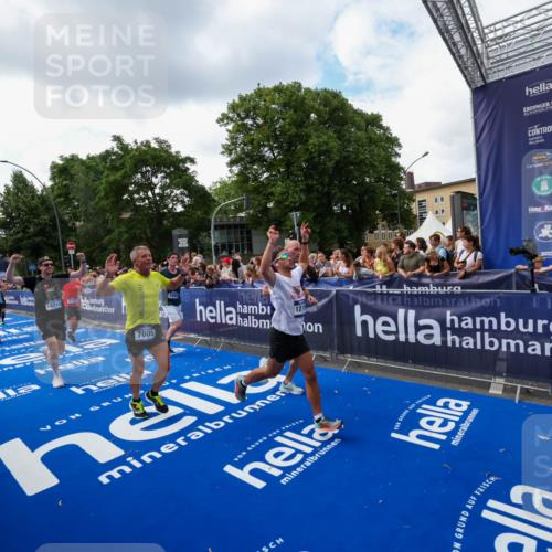 29.06.2025 - hella hamburg halbmarathon Zöllner http://msf.ph/oto/8409730 29.06.2025 10:44:21 Ziel 1220, 1413, 1415, 1902, 5275, 5884, 7005, 7191, 8722, 9444, 12159, 12528, 14687, 15225, 16301, 16316, 16547, 16893, 18691 meine-sportfotos.de