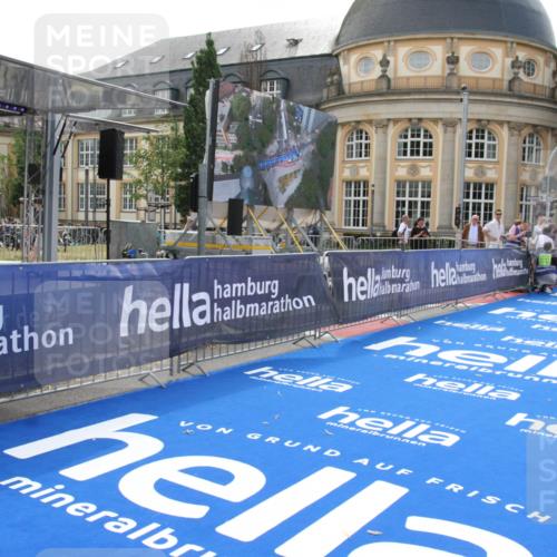 29.06.2025 - hella hamburg halbmarathon Michael Strokosch http://msf.ph/oto/8409760 29.06.2025 10:04:36 Ziel 58 meine-sportfotos.de