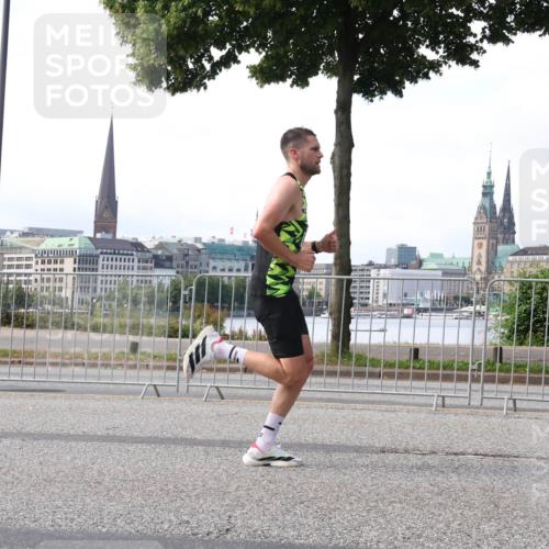 29.06.2025 - hella hamburg halbmarathon Lena Gebhardt http://msf.ph/oto/8409797 29.06.2025 09:38:20 Lombardsbrücke 45, 50, 3944, 4116, 11409, 11864, 12673 meine-sportfotos.de