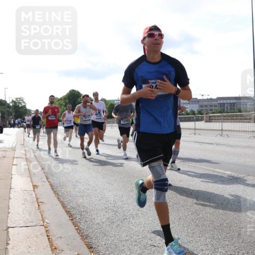 29.06.2025 - hella hamburg halbmarathon Lena Gebhardt http://msf.ph/oto/8409805 29.06.2025 09:50:07 Lombardsbrücke 12554, 9711, 1543, 1675, 1343, 1445, 1615, 1675, 1800, 1803, 1975, 2324, 2415, 2568, 2573, 2826, 2949, 3282, 3332, 3431, 3530, 4303, 4318, 4398, 4425, 4528, 4823, 5248, 5409, 5436, 5791, 5803, 6123, 6682, 6704, 7495, 7774, 7796, 8370, 8450, 8465, 8629, 8925, 9017, 9264, 9265, 9294, 9296, 9302, 9365, 9686, 9711, 9979, 10680, 10894, 10930, 11765, 11767, 12292, 12327, 12540, 12554, 12839, 12895, 13141, 13457, 13725, 13800, 14077, 14204, 14374, 14560, 14688 meine-sportfotos.de