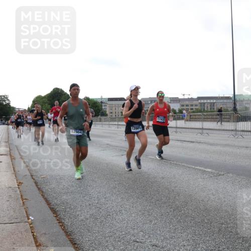 29.06.2025 - hella hamburg halbmarathon Lena Gebhardt http://msf.ph/oto/8409846 29.06.2025 10:04:20 Lombardsbrücke 18199, 12004, 12005, 17437, 1032, 1213, 1355, 1377, 1674, 2011, 2852, 2979, 3488, 3994, 4095, 4146, 4488, 4587, 5058, 5354, 5363, 5365, 5613, 5976, 6142, 6706, 6709, 7017, 7485, 8177, 8217, 8421, 8422, 8423, 8469, 9489, 9526, 9899, 10213, 10756, 10962, 11511, 11582, 11614, 12004, 12005, 12336, 12653, 12924, 12998, 13173, 13583, 13625, 14340, 14436, 14917, 15520, 15525, 15678, 16099, 16113, 16128, 16145, 16753, 16989, 17071, 17098, 17113, 17434, 17437 meine-sportfotos.de
