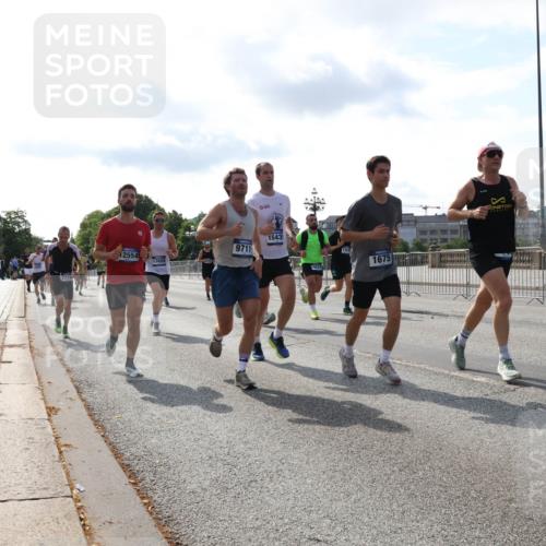 29.06.2025 - hella hamburg halbmarathon Lena Gebhardt http://msf.ph/oto/8409878 29.06.2025 09:50:08 Lombardsbrücke 12554, 17620, 9711, 1543, 1675, 1343, 1445, 1615, 1675, 1688, 1800, 1803, 1975, 2324, 2415, 2568, 2573, 2826, 2949, 3282, 3332, 3431, 3530, 4303, 4318, 4398, 4425, 4528, 4823, 5248, 5409, 5436, 5791, 5803, 6123, 6682, 6704, 7495, 7774, 7796, 8370, 8450, 8465, 8629, 8925, 9017, 9264, 9265, 9294, 9296, 9302, 9365, 9686, 9711, 9979, 10680, 10894, 11765, 11767, 12292, 12327, 12540, 12554, 12839, 12895, 13141, 13457, 13725, 13800, 14077, 14204, 14374, 14560, 14688 meine-sportfotos.de