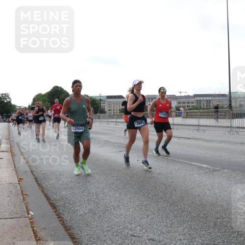 29.06.2025 - hella hamburg halbmarathon Lena Gebhardt http://msf.ph/oto/8409879 29.06.2025 10:04:20 Lombardsbrücke 12004, 12005, 17437, 1032, 1213, 1355, 1377, 1674, 2011, 2852, 2979, 3488, 3994, 4095, 4146, 4488, 4587, 5058, 5354, 5363, 5365, 5613, 5976, 6142, 6706, 6709, 7017, 7485, 8177, 8217, 8421, 8422, 8423, 8469, 9489, 9526, 9899, 10213, 10756, 10962, 11511, 11582, 11614, 12004, 12005, 12336, 12653, 12924, 12998, 13173, 13583, 13625, 14340, 14436, 14917, 15520, 15525, 15678, 16099, 16113, 16128, 16145, 16753, 16989, 17071, 17098, 17113, 17434, 17437 meine-sportfotos.de