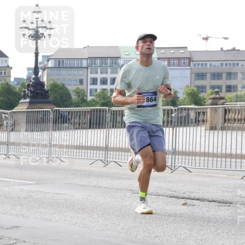 29.06.2025 - hella hamburg halbmarathon Lena Gebhardt http://msf.ph/oto/8409896 29.06.2025 09:38:24 Lombardsbrücke 864, 3944, 4116, 11409, 11864 meine-sportfotos.de