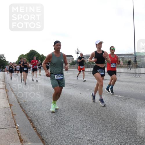 29.06.2025 - hella hamburg halbmarathon Lena Gebhardt http://msf.ph/oto/8409912 29.06.2025 10:04:21 Lombardsbrücke 18199, 12004, 2005, 17437, 1032, 1213, 1355, 1377, 1674, 2011, 2852, 2979, 3488, 3994, 4095, 4146, 4488, 4587, 5058, 5354, 5363, 5365, 5613, 5976, 6142, 6706, 6709, 7017, 7485, 8177, 8217, 8421, 8422, 8423, 8469, 9489, 9526, 9899, 10213, 10756, 10962, 11511, 11582, 11614, 12004, 12005, 12336, 12653, 12924, 12998, 13173, 13583, 13625, 14340, 14436, 14917, 15520, 15525, 15678, 16099, 16128, 16145, 16753, 16989, 17071, 17098, 17113, 17434, 17437 meine-sportfotos.de