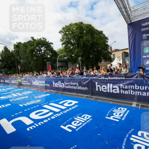 29.06.2025 - hella hamburg halbmarathon Zöllner http://msf.ph/oto/8410080 29.06.2025 10:20:08 Ziel 9255, 11829 meine-sportfotos.de