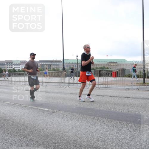 29.06.2025 - hella hamburg halbmarathon Lena Gebhardt http://msf.ph/oto/8410150 29.06.2025 10:04:23 Lombardsbrücke 99, 5354, 17071, 5976, 1032, 1213, 1355, 1377, 1674, 2011, 2852, 2979, 3488, 3994, 4095, 4146, 4293, 4488, 4587, 5058, 5354, 5365, 5869, 5976, 6142, 6706, 6709, 7017, 8177, 8217, 8421, 8422, 8423, 9489, 9526, 9899, 10213, 10709, 10756, 10834, 10962, 11511, 11582, 12004, 12005, 12653, 12924, 12998, 13173, 13583, 13625, 14340, 14436, 14917, 15520, 15525, 15678, 16099, 16128, 16145, 16753, 16989, 17071, 17098, 17113, 17434, 17437 meine-sportfotos.de