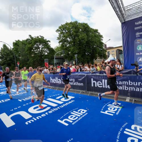 29.06.2025 - hella hamburg halbmarathon Zöllner http://msf.ph/oto/8410206 29.06.2025 10:44:41 Ziel 1468, 1782, 2365, 2402, 3305, 4991, 5476, 6490, 6495, 7710, 10669, 12711, 14351, 14798, 14816, 15862, 16224, 18107, 18437, 18464, 18539, 18560, 18868, 19206 meine-sportfotos.de