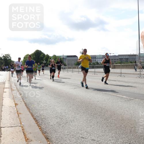 29.06.2025 - hella hamburg halbmarathon Lena Gebhardt http://msf.ph/oto/8410244 29.06.2025 09:50:11 Lombardsbrücke 1280, 16648, 1343, 1615, 1675, 1688, 1800, 1803, 1975, 2324, 2415, 2568, 2573, 2826, 2949, 3282, 3332, 3431, 3530, 4303, 4318, 4398, 4425, 4528, 4823, 5248, 5409, 5436, 5791, 5803, 6123, 6649, 6682, 6704, 7495, 7774, 7796, 8370, 8450, 8629, 8925, 9017, 9264, 9265, 9294, 9296, 9302, 9365, 9711, 9979, 10218, 10680, 10894, 11765, 11767, 12292, 12327, 12540, 12554, 12839, 12895, 13141, 13457, 13725, 13800, 14077, 14204, 14374, 14560, 14688 meine-sportfotos.de