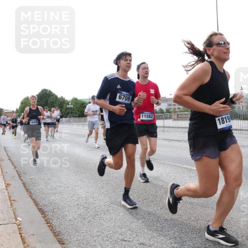29.06.2025 - hella hamburg halbmarathon Lena Gebhardt http://msf.ph/oto/8410387 29.06.2025 10:04:24 Lombardsbrücke 7017, 14436, 6709, 11582, 1819, 1032, 1213, 1347, 1355, 1377, 1674, 2011, 2852, 2979, 3488, 3994, 4146, 4293, 4488, 4587, 5058, 5354, 5365, 5869, 5976, 6142, 6311, 6706, 6709, 7017, 8177, 8217, 8421, 8422, 8423, 9489, 9526, 9899, 10213, 10709, 10756, 10834, 10962, 11511, 11582, 12004, 12005, 12653, 12924, 12998, 13173, 13583, 13625, 14340, 14436, 14917, 15520, 15525, 15678, 16099, 16128, 16145, 16753, 16989, 17071, 17113, 17434, 17437 meine-sportfotos.de