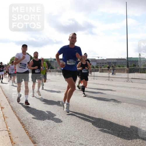 29.06.2025 - hella hamburg halbmarathon Lena Gebhardt http://msf.ph/oto/8410409 29.06.2025 09:50:13 Lombardsbrücke 14990, 12895, 11767, 18275, 16648, 1615, 1675, 1688, 1800, 1803, 1882, 1975, 2324, 2415, 2568, 2573, 2826, 2949, 3332, 3431, 3530, 4303, 4318, 4398, 4528, 4823, 5248, 5409, 5436, 5745, 5791, 5803, 6123, 6458, 6529, 6649, 6682, 6704, 7495, 7774, 7796, 8450, 8629, 8925, 9017, 9116, 9264, 9265, 9294, 9302, 9365, 9711, 9979, 10218, 10680, 10894, 11379, 11765, 11767, 12292, 12327, 12540, 12554, 12839, 12895, 13141, 13457, 13725, 14077, 14204, 14374, 14560, 14688 meine-sportfotos.de