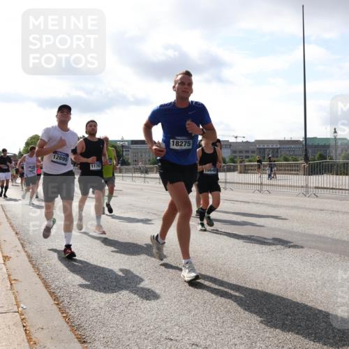 29.06.2025 - hella hamburg halbmarathon Lena Gebhardt http://msf.ph/oto/8410435 29.06.2025 09:50:13 Lombardsbrücke 12895, 1176, 18275, 16648, 1615, 1675, 1688, 1800, 1803, 1882, 1975, 2324, 2415, 2568, 2573, 2826, 2949, 3332, 3431, 3530, 4303, 4318, 4398, 4528, 4823, 5248, 5409, 5436, 5745, 5791, 5803, 6123, 6458, 6529, 6649, 6682, 6704, 7495, 7774, 7796, 8450, 8629, 8925, 9017, 9116, 9264, 9265, 9294, 9302, 9365, 9711, 9979, 10218, 10680, 10894, 11379, 11765, 11767, 12292, 12327, 12540, 12554, 12839, 12895, 13141, 13457, 13725, 14077, 14204, 14374, 14560, 14688 meine-sportfotos.de