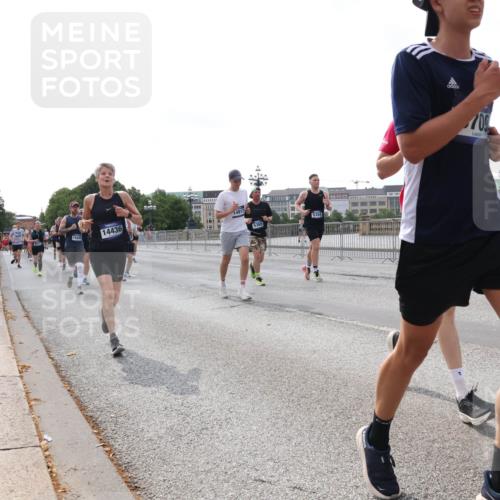 29.06.2025 - hella hamburg halbmarathon Lena Gebhardt http://msf.ph/oto/8410484 29.06.2025 10:04:25 Lombardsbrücke 7017, 14436, 4917, 5365, 109, 1032, 1213, 1347, 1377, 1674, 2011, 2852, 2979, 3488, 3994, 4146, 4293, 4488, 4587, 5058, 5354, 5365, 5869, 5976, 6142, 6311, 6706, 6709, 7017, 8177, 8217, 8421, 8422, 8423, 9489, 9526, 10213, 10709, 10756, 10834, 10962, 11511, 11582, 12004, 12005, 12653, 12924, 12998, 13173, 13583, 13625, 14340, 14436, 14917, 15525, 15678, 16099, 16128, 16145, 16753, 16989, 17071, 17113, 17434, 17437 meine-sportfotos.de