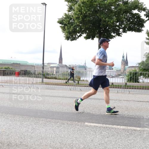 29.06.2025 - hella hamburg halbmarathon Lena Gebhardt http://msf.ph/oto/8410507 29.06.2025 10:25:09 Lombardsbrücke 1627, 1740, 2000, 2108, 2249, 2278, 3099, 3920, 3961, 3963, 4008, 4010, 4444, 5126, 5564, 5814, 6869, 7778, 8083, 8962, 9573, 9927, 11157, 11400, 11816, 11817, 11921, 13510, 14086, 14649, 14898, 15016, 15119, 15124, 15153, 15679, 15942, 16421, 16422, 17185, 17535, 17954, 18194, 18198 meine-sportfotos.de