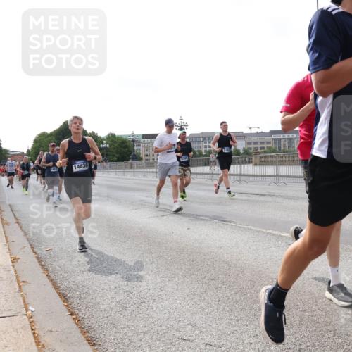 29.06.2025 - hella hamburg halbmarathon Lena Gebhardt http://msf.ph/oto/8410513 29.06.2025 10:04:25 Lombardsbrücke 7017, 14340, 14436, 317, 5365, 5354, 1032, 1213, 1347, 1377, 1674, 2011, 2852, 2979, 3488, 3994, 4146, 4293, 4488, 4587, 5058, 5354, 5365, 5869, 5976, 6142, 6311, 6706, 6709, 7017, 8177, 8217, 8421, 8422, 8423, 9489, 9526, 10213, 10709, 10756, 10834, 10962, 11511, 11582, 12004, 12005, 12653, 12924, 12998, 13173, 13583, 13625, 14340, 14436, 14917, 15525, 15678, 16099, 16128, 16145, 16753, 16989, 17071, 17113, 17434, 17437 meine-sportfotos.de