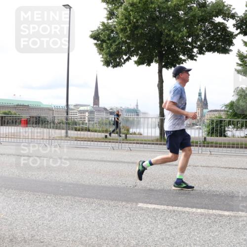 29.06.2025 - hella hamburg halbmarathon Lena Gebhardt http://msf.ph/oto/8410530 29.06.2025 10:25:09 Lombardsbrücke 1627, 1740, 2000, 2108, 2249, 2278, 3099, 3920, 3961, 3963, 4008, 4010, 4444, 5126, 5564, 5814, 6869, 7778, 8083, 8962, 9573, 9927, 11157, 11400, 11816, 11817, 11921, 13510, 14086, 14649, 14898, 15016, 15119, 15124, 15153, 15679, 15942, 16421, 16422, 17185, 17535, 17954, 18194, 18198 meine-sportfotos.de