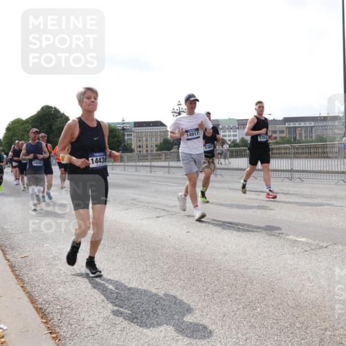 29.06.2025 - hella hamburg halbmarathon Lena Gebhardt http://msf.ph/oto/8410538 29.06.2025 10:04:25 Lombardsbrücke 14340, 8217, 14436, 14917, 5365, 5354, 1032, 1213, 1347, 1377, 1674, 2011, 2852, 2979, 3488, 3994, 4146, 4293, 4488, 4587, 5058, 5354, 5365, 5869, 5976, 6142, 6311, 6706, 6709, 7017, 8177, 8217, 8421, 8422, 8423, 9489, 9526, 10213, 10709, 10756, 10834, 10962, 11511, 11582, 12004, 12005, 12653, 12924, 12998, 13173, 13583, 13625, 14340, 14436, 14917, 15525, 15678, 16099, 16128, 16145, 16753, 16989, 17071, 17113, 17434, 17437 meine-sportfotos.de