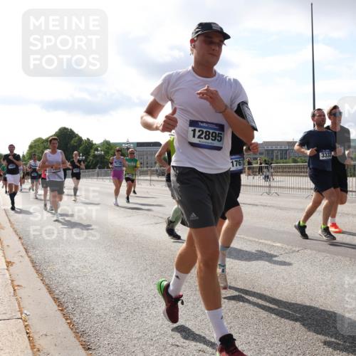 29.06.2025 - hella hamburg halbmarathon Lena Gebhardt http://msf.ph/oto/8410574 29.06.2025 09:50:14 Lombardsbrücke 16087, 4823, 12895, 1767, 3332, 1664, 1615, 1675, 1688, 1800, 1803, 1882, 1975, 2324, 2415, 2568, 2573, 2675, 2719, 2826, 2949, 3332, 3431, 3530, 4318, 4398, 4528, 4823, 5248, 5409, 5436, 5745, 5791, 5803, 6123, 6458, 6529, 6649, 6682, 6704, 7495, 7774, 7796, 8450, 8629, 8925, 9017, 9116, 9264, 9265, 9294, 9302, 9365, 9711, 9979, 10218, 10680, 10894, 11379, 11765, 11767, 12292, 12327, 12540, 12554, 12839, 12895, 13141, 13457, 13725, 14077, 14204, 14374, 14560 meine-sportfotos.de
