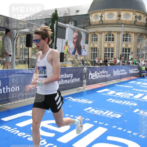 29.06.2025 - hella hamburg halbmarathon Michael Strokosch http://msf.ph/oto/8410580 29.06.2025 10:15:37 Ziel 12673 meine-sportfotos.de