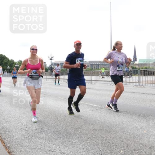 29.06.2025 - hella hamburg halbmarathon Lena Gebhardt http://msf.ph/oto/8410685 29.06.2025 10:25:12 Lombardsbrücke 1740, 17185, 1515, 1627, 1740, 2000, 2108, 2249, 2278, 3920, 3961, 3963, 4008, 4010, 4444, 5126, 5564, 5814, 6869, 7778, 8083, 8962, 9573, 9927, 11157, 11400, 11662, 11816, 11817, 11921, 13510, 13842, 14086, 14649, 14898, 15016, 15119, 15124, 15153, 15679, 15942, 16421, 16422, 17185, 17535, 17954, 18194, 18198 meine-sportfotos.de