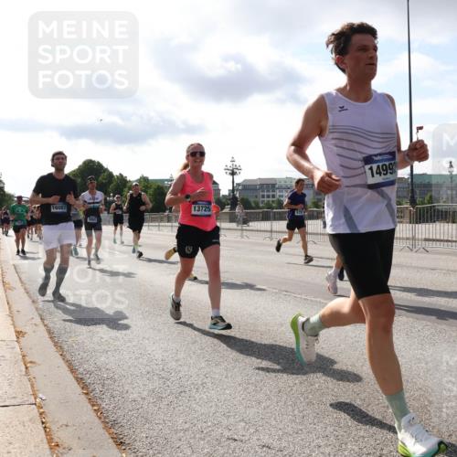 29.06.2025 - hella hamburg halbmarathon Lena Gebhardt http://msf.ph/oto/8410838 29.06.2025 09:50:16 Lombardsbrücke 16087, 13725, 5803, 14992, 6666, 1358, 1615, 1675, 1688, 1700, 1800, 1803, 1882, 1975, 2415, 2568, 2675, 2719, 2826, 2949, 3332, 3431, 3530, 4229, 4318, 4398, 4528, 4823, 5248, 5409, 5436, 5745, 5791, 5803, 6123, 6458, 6529, 6649, 6682, 6704, 7495, 7774, 7796, 8450, 8629, 8925, 9017, 9116, 9294, 9302, 9365, 9711, 9979, 10218, 10680, 10894, 11379, 11765, 11767, 12292, 12327, 12540, 12554, 12839, 12895, 13141, 13457, 13725, 14077, 14204, 14560 meine-sportfotos.de