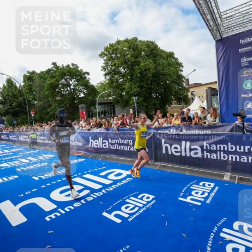 29.06.2025 - hella hamburg halbmarathon Zöllner http://msf.ph/oto/8410839 29.06.2025 10:20:59 Ziel 11210, 14766, 19075 meine-sportfotos.de