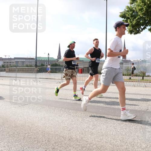 29.06.2025 - hella hamburg halbmarathon Lena Gebhardt http://msf.ph/oto/8410855 29.06.2025 10:04:27 Lombardsbrücke 1605, 5365, 5354, 1213, 1347, 1377, 1674, 2011, 2852, 2979, 3488, 3994, 4146, 4293, 4488, 4587, 5058, 5354, 5365, 5869, 5976, 6142, 6311, 6706, 6709, 7017, 8177, 8217, 8421, 8422, 8423, 9489, 9526, 10100, 10213, 10709, 10756, 10834, 10962, 11511, 11582, 12004, 12005, 12924, 12998, 13173, 13533, 13583, 13625, 14340, 14436, 14917, 15525, 15532, 15678, 16099, 16128, 16145, 16753, 16989, 16995, 17071, 17113, 17434, 17437 meine-sportfotos.de