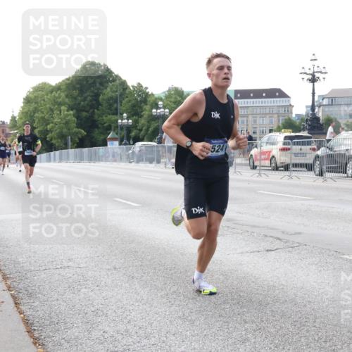 29.06.2025 - hella hamburg halbmarathon Lena Gebhardt http://msf.ph/oto/8410890 29.06.2025 09:39:12 Lombardsbrücke 524, 4524, 14188, 16529, 18694, 19072 meine-sportfotos.de