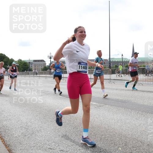 29.06.2025 - hella hamburg halbmarathon Lena Gebhardt http://msf.ph/oto/8410905 29.06.2025 10:25:15 Lombardsbrücke 8083, 11400, 14649, 1093, 1627, 1740, 2000, 2108, 2249, 2278, 3920, 3961, 3963, 4008, 4010, 4444, 5126, 5564, 5814, 6869, 7778, 8083, 8962, 9573, 9927, 10845, 10846, 11157, 11400, 11662, 11921, 13510, 13842, 14086, 14649, 14898, 15016, 15119, 15124, 15153, 15283, 15679, 15942, 16421, 16422, 17185, 17954, 18194, 18198 meine-sportfotos.de