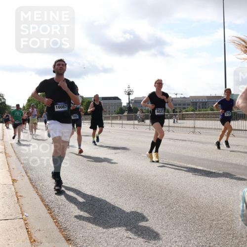 29.06.2025 - hella hamburg halbmarathon Lena Gebhardt http://msf.ph/oto/8410938 29.06.2025 09:50:17 Lombardsbrücke 16087, 5803, 4823, 13125, 192, 1358, 1615, 1675, 1688, 1697, 1700, 1800, 1803, 1882, 1975, 2415, 2568, 2675, 2719, 2826, 2949, 3332, 3431, 3530, 4229, 4318, 4380, 4398, 4528, 4823, 5248, 5409, 5436, 5745, 5791, 5803, 6123, 6458, 6529, 6649, 6682, 6704, 7495, 7774, 7796, 8450, 8629, 8925, 9017, 9116, 9294, 9302, 9365, 9711, 9979, 10218, 10680, 10894, 11379, 11765, 11767, 12292, 12327, 12540, 12554, 12839, 12895, 13141, 13457, 13725, 14077, 14560 meine-sportfotos.de
