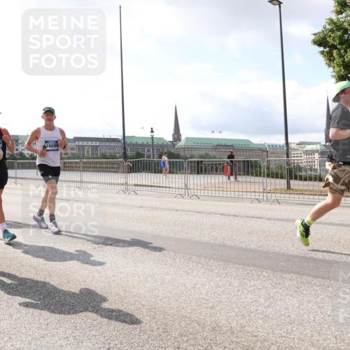 29.06.2025 - hella hamburg halbmarathon Lena Gebhardt http://msf.ph/oto/8410963 29.06.2025 10:04:28 Lombardsbrücke 1776, 14340, 16099, 53, 535, 1213, 1316, 1347, 1377, 1674, 2011, 2463, 2852, 2979, 3488, 3994, 4146, 4293, 4488, 4587, 5058, 5354, 5365, 5869, 5976, 6142, 6311, 6706, 6709, 7017, 8177, 8217, 8421, 8422, 8423, 9489, 9526, 10100, 10213, 10709, 10756, 10834, 10962, 11511, 11582, 12004, 12005, 12924, 12998, 13533, 13583, 13625, 14340, 14436, 14917, 15525, 15532, 15678, 16099, 16128, 16145, 16753, 16989, 16995, 17071, 17113, 17434, 17437 meine-sportfotos.de