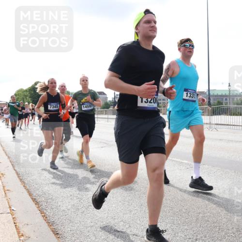29.06.2025 - hella hamburg halbmarathon Lena Gebhardt http://msf.ph/oto/8410981 29.06.2025 10:17:05 Lombardsbrücke 7345, 14597, 13206, 1331, 19066, 1083, 1117, 1137, 1240, 1298, 1331, 1348, 1356, 1403, 1477, 1553, 1602, 1825, 2225, 2908, 2912, 3088, 3176, 3210, 3450, 3464, 3466, 3622, 5023, 5036, 5037, 5390, 5929, 5930, 5995, 6126, 6128, 6328, 6522, 6742, 6941, 6948, 7114, 7115, 7257, 7345, 7360, 7376, 7445, 7647, 7924, 7928, 7945, 8253, 8263, 8317, 8433, 8513, 8558, 8619, 8857, 8983, 9091, 9152, 9208, 9259, 9332, 9492, 9676, 10232 meine-sportfotos.de