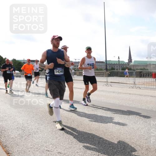 29.06.2025 - hella hamburg halbmarathon Lena Gebhardt http://msf.ph/oto/8410988 29.06.2025 10:04:28 Lombardsbrücke 8217, 16989, 177, 14340, 199, 1213, 1316, 1347, 1377, 1674, 2011, 2463, 2852, 2979, 3488, 3994, 4146, 4293, 4488, 4587, 5058, 5354, 5365, 5869, 5976, 6142, 6311, 6706, 6709, 7017, 8177, 8217, 8421, 8422, 8423, 9489, 9526, 10100, 10213, 10709, 10756, 10834, 10962, 11511, 11582, 12004, 12005, 12924, 12998, 13533, 13583, 13625, 14340, 14436, 14917, 15525, 15532, 15678, 16099, 16128, 16145, 16753, 16989, 16995, 17071, 17113, 17434, 17437 meine-sportfotos.de