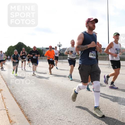 29.06.2025 - hella hamburg halbmarathon Lena Gebhardt http://msf.ph/oto/8411015 29.06.2025 10:04:28 Lombardsbrücke 217, 1776, 12998, 14340, 16099, 1213, 1316, 1347, 1377, 1674, 2011, 2463, 2852, 2979, 3488, 3994, 4146, 4293, 4488, 4587, 5058, 5354, 5365, 5869, 5976, 6142, 6311, 6706, 6709, 7017, 8177, 8217, 8421, 8422, 8423, 9489, 9526, 10100, 10213, 10709, 10756, 10834, 10962, 11511, 11582, 12004, 12005, 12924, 12998, 13533, 13583, 13625, 14340, 14436, 14917, 15525, 15532, 15678, 16099, 16128, 16145, 16753, 16989, 16995, 17071, 17113, 17434, 17437 meine-sportfotos.de