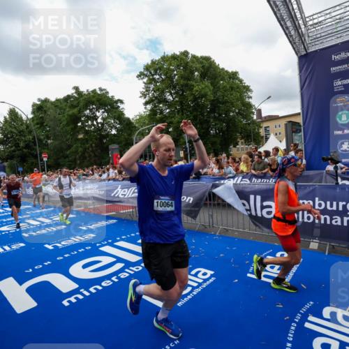 29.06.2025 - hella hamburg halbmarathon Zöllner http://msf.ph/oto/8411026 29.06.2025 10:45:25 Ziel 1697, 2188, 2367, 2470, 3186, 5706, 9105, 10064, 11469, 12643, 14703, 15563, 17499, 18407 meine-sportfotos.de