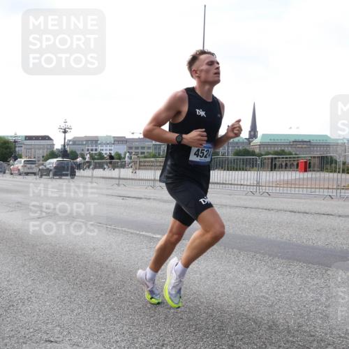29.06.2025 - hella hamburg halbmarathon Lena Gebhardt http://msf.ph/oto/8411028 29.06.2025 09:39:13 Lombardsbrücke 4524, 4524, 13016, 14188, 16529, 16548, 18694, 19072 meine-sportfotos.de
