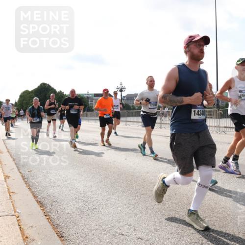 29.06.2025 - hella hamburg halbmarathon Lena Gebhardt http://msf.ph/oto/8411042 29.06.2025 10:04:28 Lombardsbrücke 16753, 8217, 9481, 12998, 14340, 6099, 1213, 1316, 1347, 1377, 1674, 2011, 2463, 2852, 2979, 3488, 3994, 4146, 4293, 4488, 4587, 5058, 5354, 5365, 5869, 5976, 6142, 6311, 6706, 6709, 7017, 8177, 8217, 8421, 8422, 8423, 9489, 9526, 10100, 10213, 10709, 10756, 10834, 10962, 11511, 11582, 12004, 12005, 12924, 12998, 13533, 13583, 13625, 14340, 14436, 14917, 15525, 15532, 15678, 16099, 16128, 16145, 16753, 16989, 16995, 17071, 17113, 17434, 17437 meine-sportfotos.de