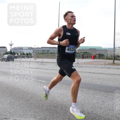 29.06.2025 - hella hamburg halbmarathon Lena Gebhardt http://msf.ph/oto/8411058 29.06.2025 09:39:13 Lombardsbrücke 4524, 4524, 13016, 14188, 16529, 16548, 18694, 19072 meine-sportfotos.de