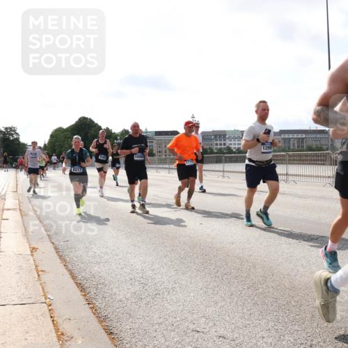 29.06.2025 - hella hamburg halbmarathon Lena Gebhardt http://msf.ph/oto/8411068 29.06.2025 10:04:29 Lombardsbrücke 7017, 8217, 9489, 16989, 1299, 14340, 1213, 1316, 1347, 1377, 1674, 2011, 2463, 2698, 2852, 2979, 3488, 3994, 4146, 4293, 4488, 4587, 5058, 5354, 5365, 5869, 5976, 6142, 6311, 6706, 6709, 7017, 8177, 8217, 8421, 8422, 8423, 9489, 9526, 10100, 10213, 10709, 10756, 10834, 10962, 11511, 11582, 12004, 12005, 12125, 12924, 12998, 13533, 13583, 13625, 14340, 14436, 14917, 15525, 15532, 15678, 16099, 16128, 16145, 16753, 16989, 16995, 17071, 17113, 17434, 17437 meine-sportfotos.de