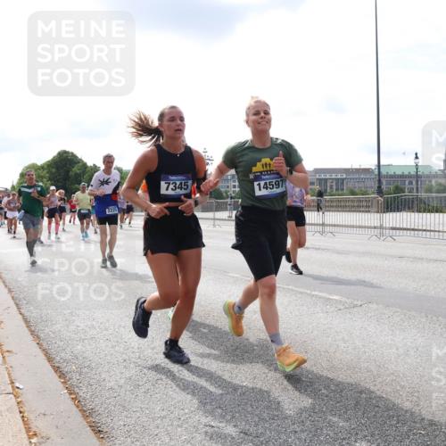 29.06.2025 - hella hamburg halbmarathon Lena Gebhardt http://msf.ph/oto/8411091 29.06.2025 10:17:06 Lombardsbrücke 2225, 7345, 14597, 1083, 1117, 1137, 1240, 1298, 1331, 1348, 1356, 1403, 1477, 1553, 1602, 1825, 2225, 2860, 2908, 3088, 3176, 3210, 3450, 3464, 3466, 3622, 5023, 5036, 5037, 5390, 5929, 5930, 5995, 6126, 6128, 6328, 6522, 6742, 6941, 6948, 7114, 7115, 7257, 7345, 7360, 7376, 7410, 7445, 7647, 7924, 7928, 7945, 8210, 8253, 8263, 8317, 8433, 8513, 8558, 8619, 8983, 9091, 9152, 9208, 9259, 9332, 9492, 9676, 10232 meine-sportfotos.de