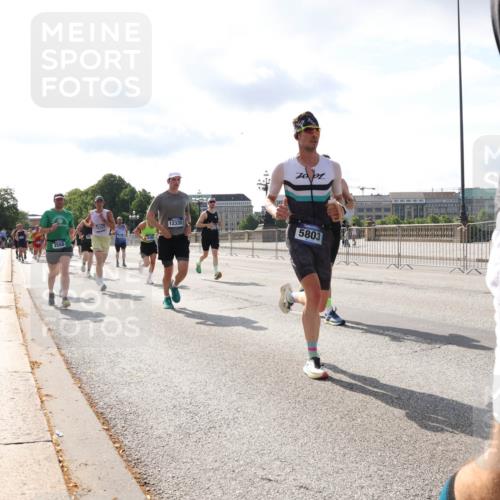29.06.2025 - hella hamburg halbmarathon Lena Gebhardt http://msf.ph/oto/8411107 29.06.2025 09:50:18 Lombardsbrücke 5803, 1209, 1358, 1615, 1675, 1688, 1697, 1700, 1800, 1803, 1882, 2415, 2568, 2675, 2719, 2826, 3332, 3431, 3530, 4229, 4318, 4380, 4398, 4528, 4823, 5248, 5409, 5436, 5745, 5791, 5803, 6123, 6458, 6529, 6649, 6682, 6704, 7026, 7495, 7774, 7796, 8450, 8629, 8925, 9017, 9116, 9294, 9302, 9365, 9711, 9979, 10218, 10894, 11379, 11765, 11767, 12292, 12327, 12540, 12554, 12895, 13141, 13457, 13725, 14077, 14560 meine-sportfotos.de
