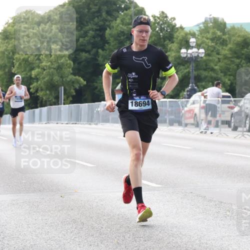 29.06.2025 - hella hamburg halbmarathon Lena Gebhardt http://msf.ph/oto/8411113 29.06.2025 09:39:15 Lombardsbrücke 70, 14932, 13016, 1654, 18694, 4524, 6699, 13016, 14188, 14932, 16529, 16548, 18694, 19072 meine-sportfotos.de