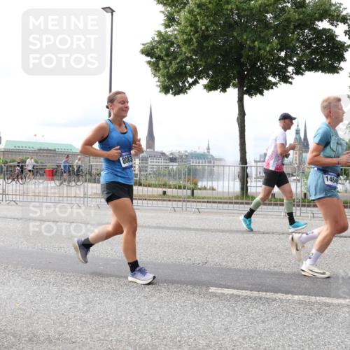 29.06.2025 - hella hamburg halbmarathon Lena Gebhardt http://msf.ph/oto/8411115 29.06.2025 10:25:17 Lombardsbrücke 8083, 1464, 1093, 1627, 1740, 2000, 2108, 2249, 2278, 3920, 3961, 3963, 4008, 4010, 4444, 5126, 5564, 5814, 6869, 7778, 8083, 8962, 9573, 9811, 9927, 10845, 10846, 11157, 11400, 11662, 11921, 13510, 13842, 14086, 14649, 15016, 15119, 15153, 15283, 15679, 15942, 16421, 16422, 17185, 17954, 18194, 18198 meine-sportfotos.de