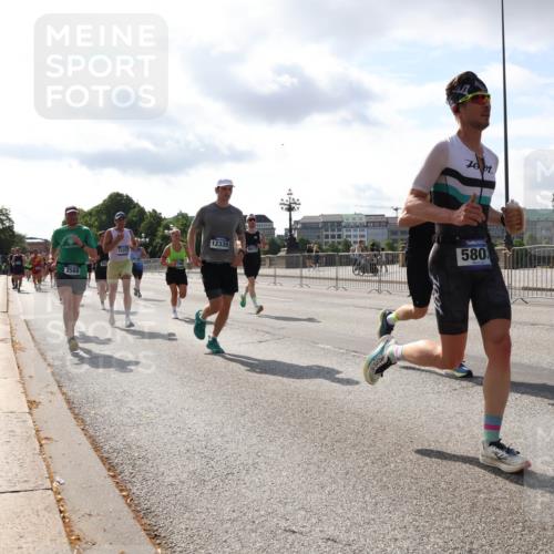 29.06.2025 - hella hamburg halbmarathon Lena Gebhardt http://msf.ph/oto/8411149 29.06.2025 09:50:19 Lombardsbrücke 2568, 12335, 580, 1209, 1358, 1615, 1675, 1688, 1697, 1700, 1800, 1803, 1882, 2415, 2568, 2675, 2719, 2826, 3332, 3431, 3530, 4205, 4229, 4318, 4380, 4398, 4528, 4823, 5248, 5409, 5436, 5472, 5745, 5791, 5803, 6123, 6458, 6529, 6649, 6682, 6704, 7026, 7495, 7774, 7796, 8450, 8629, 8925, 9017, 9116, 9294, 9302, 9365, 9711, 9979, 10218, 10894, 11379, 11767, 12292, 12327, 12540, 12554, 12895, 13457, 13725, 14077, 14560 meine-sportfotos.de
