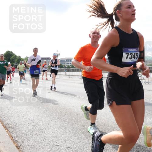 29.06.2025 - hella hamburg halbmarathon Lena Gebhardt http://msf.ph/oto/8411207 29.06.2025 10:17:07 Lombardsbrücke 2225, 1766, 7345, 1083, 1117, 1137, 1240, 1298, 1331, 1348, 1356, 1403, 1477, 1553, 1602, 2225, 2860, 2908, 3088, 3176, 3210, 3450, 3464, 3466, 3622, 3802, 3803, 5023, 5036, 5037, 5390, 5929, 5930, 5995, 6126, 6128, 6328, 6520, 6522, 6742, 6941, 6948, 7114, 7115, 7257, 7345, 7360, 7376, 7410, 7445, 7647, 7924, 7928, 7945, 8210, 8253, 8263, 8309, 8317, 8433, 8513, 8558, 8619, 8983, 9091, 9152, 9208, 9259, 9332, 9492, 9676, 10232 meine-sportfotos.de